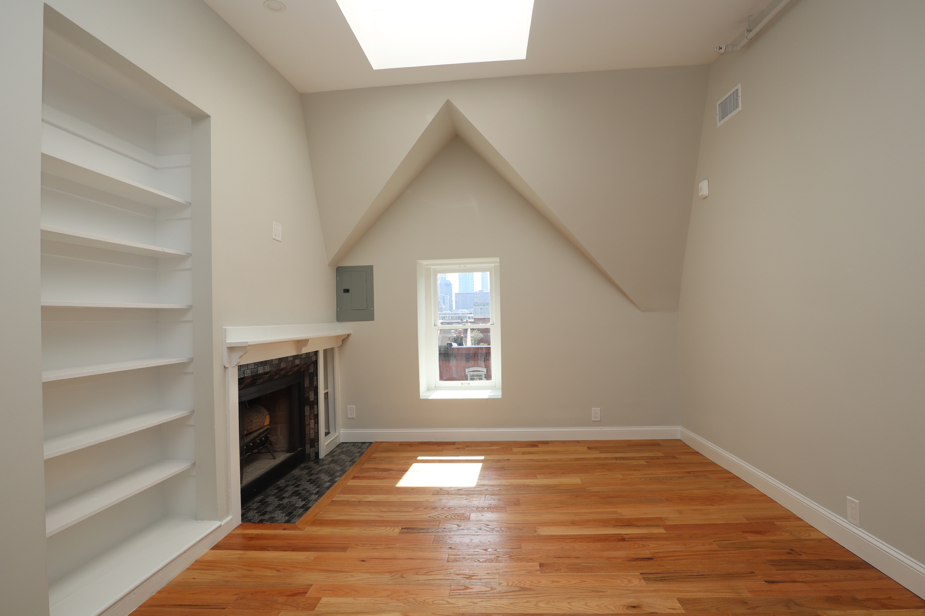 1919 Green Street - M