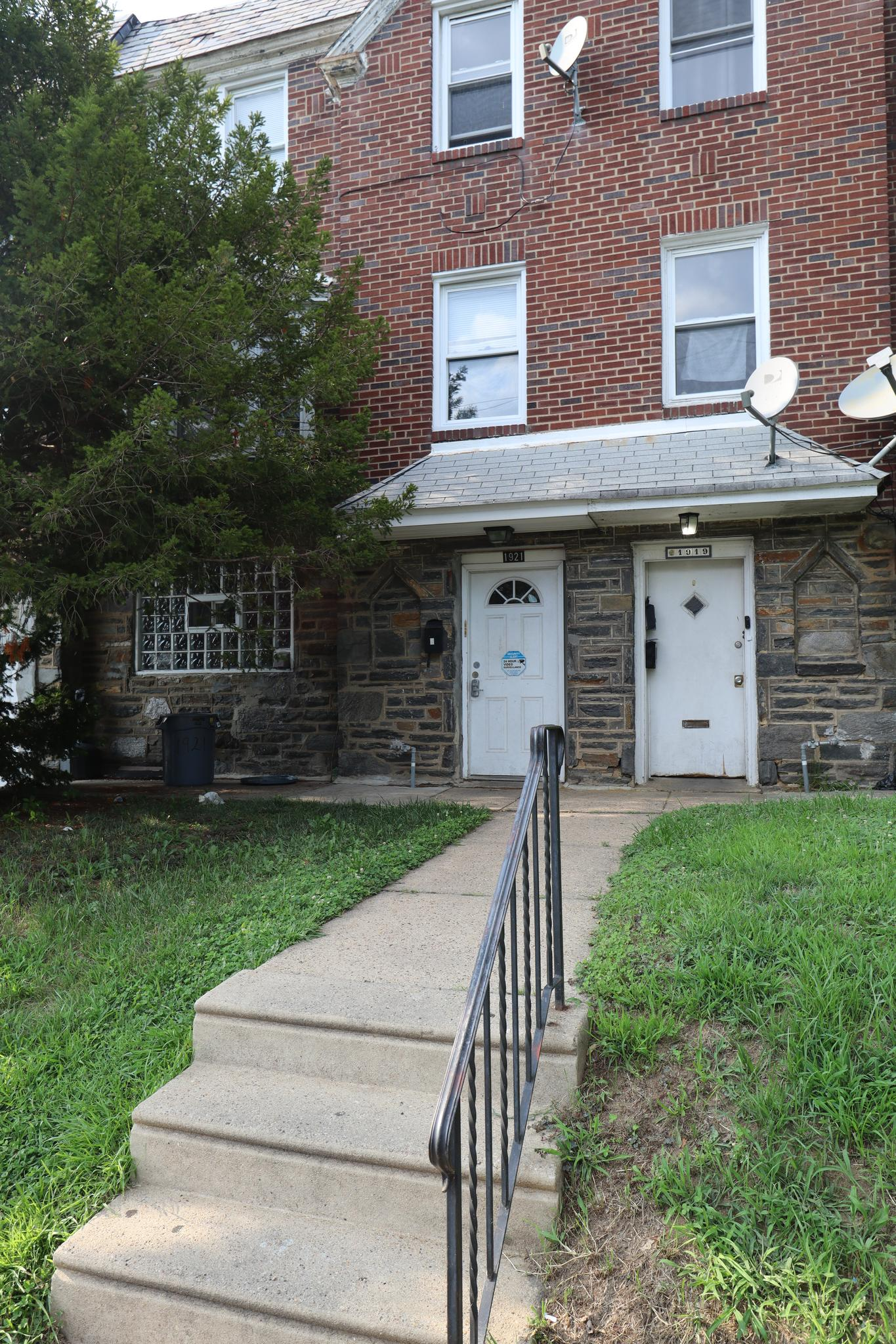 1921 West Nedro Avenue - 2B